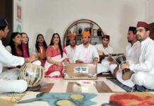 धवलगिरी में बैठकी होली का आगाज़: साहित्यकार प्रदीप वेदवाल ने बताया उमंग और मतंग का राज़