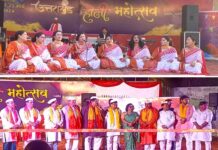 शानदार रहा इंदिरापुरम में आयोजित उत्तराखंड होली महोत्सव, रोहित एवं कल्पना चौहान के गीतों पर जमकर थिरके दर्शक