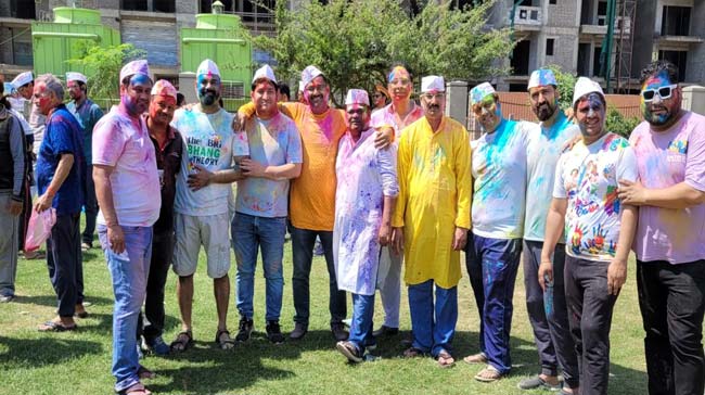 उत्तराखंड जन विकास समिति ने ग्रेनोवेस्ट में धूमधाम से मनाया होली मिलन समारोह