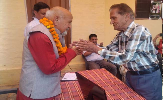 पैतृक गांव मासों में हुआ पद्मश्री डॉक्टर कठोच का सम्मान