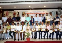 ‘नेशनल डाक्टर्स डे’ पर सेवा और समर्पण के लिए सम्मानित किए गए 22 डॉक्टर और 13 संस्थाओं के प्रतिनिधि National Doctors Day