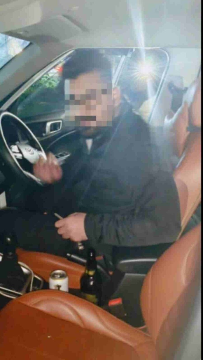 सार्वजनिक स्थानों पर शराब पीने वालों के लिये दून पुलिस की बस सेवा लगातार जारी, बस सेवा का लाभ लेकर थाने पहुचे नशेड़ियों की उतारी जा रही खुमारी