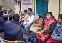 सरकार जनता के द्वार कार्यक्रम की हो रही है उपेक्षा, चौपाल से नदारद रहे विभिन्न विभागों के अधिकारी sarkar Janata Ke Dwar program is being neglected