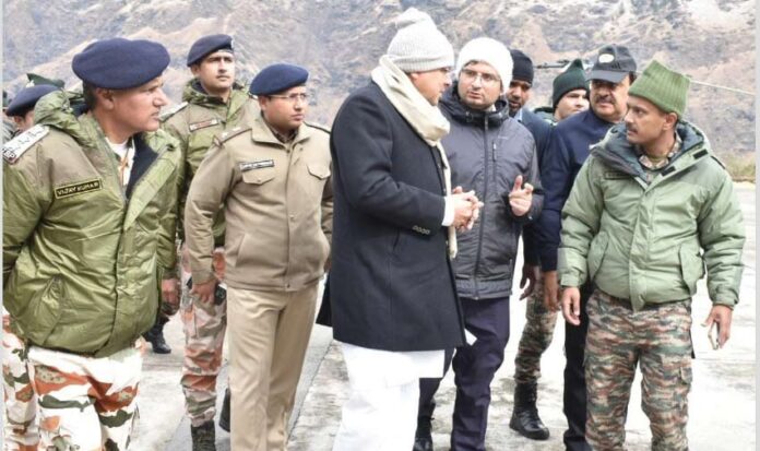 मुख्यमंत्री ने माणा स्थित हिमस्खलन घटना स्थल का किया हवाई निरीक्षण, ज्योर्तिमठ पहुंचकर सर्च एंड रेस्क्यू अभियान की जानकारी ली avalanche incident site in Mana
