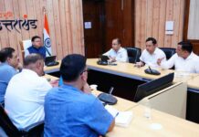 मुख्यमंत्री ने दिए सारकोट की तर्ज पर प्रत्येक जिले में दो-दो आदर्श गांव बनाने के निर्देश