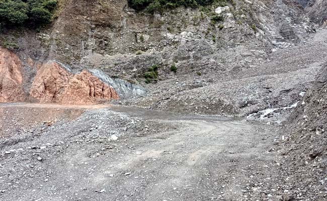 प्रशासन ने आपदाग्रस्त क्षेत्र बटोली को महज 7 दिन के अंदर मुख्य संपर्क मार्ग से जोड़ा disaster-hit Batoli area