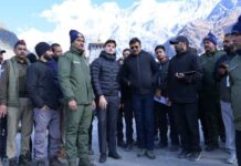 मुख्य सचिव ने केदारनाथ यात्रा व्यवस्थाओं का लिया जायजा, पुनर्निर्माण कार्यों का किया निरिक्षण