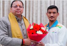 बॉक्सर पवन बर्त्वाल ने मुख्यमंत्री पुष्कर सिंह धामी से की मुलाकात boxer-pawan-bartwal-met-chief-minister-pushkar-singh-dhami/