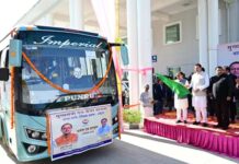 मुख्यमंत्री पुष्कर सिंह धामी ने टॉपर छात्र-छात्राओं का दल को “भारत दर्शन शैक्षिक भ्रमण” पर रवाना किया