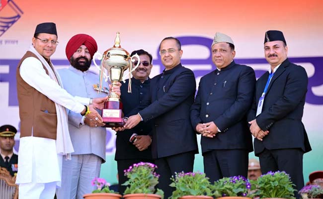 गणतंत्र दिवस के राज्य स्तरीय समारोह में सूचना विभाग की झांकी ने लगातार तीसरी बार किया प्रथम स्थान किया हासिल