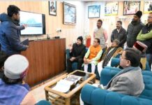 मुख्यमंत्री धामी ने बीआरओ गेस्ट हाउस पहुंचकर बद्रीनाथ धाम मास्टर प्लान पर की समीक्षा बैठक